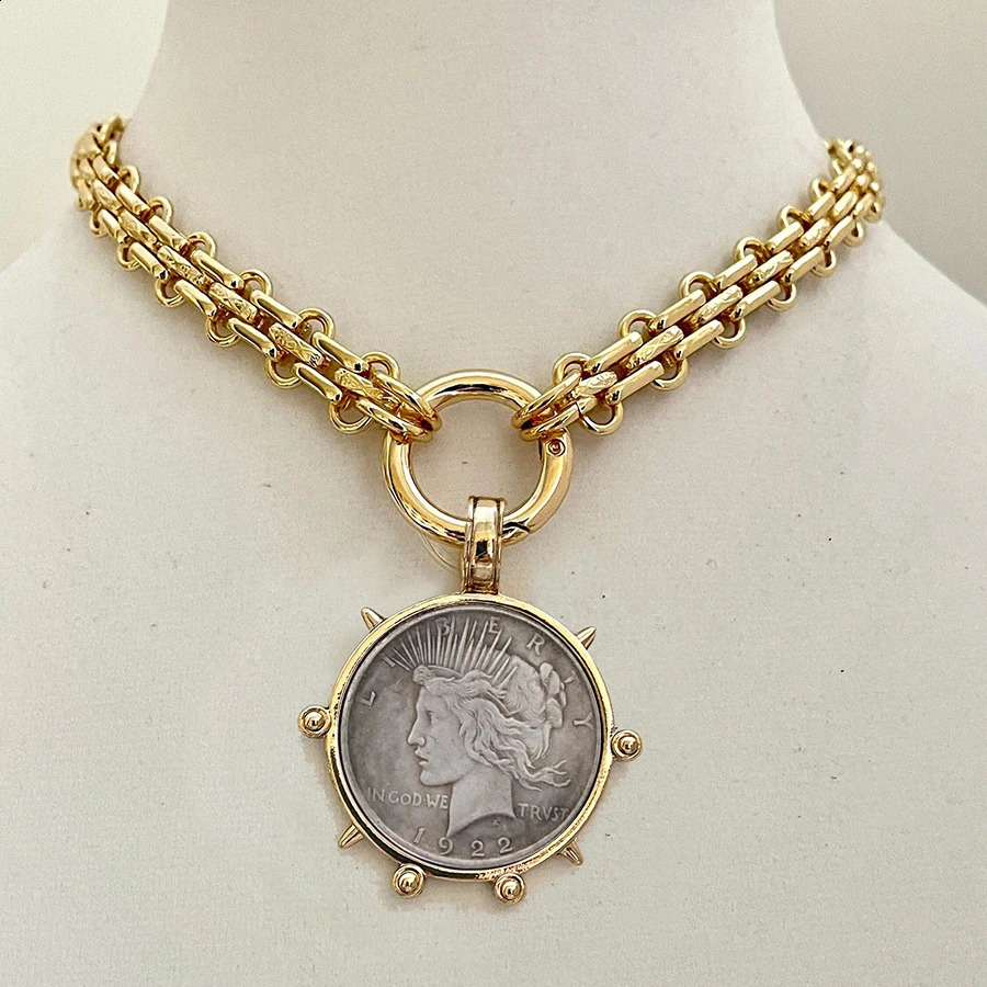 Hyperbole Gothic Cuban Chunky Necklace for Women Vintage Queen Coin Pendant Necklace Statement Hip hop Jewelry 240911