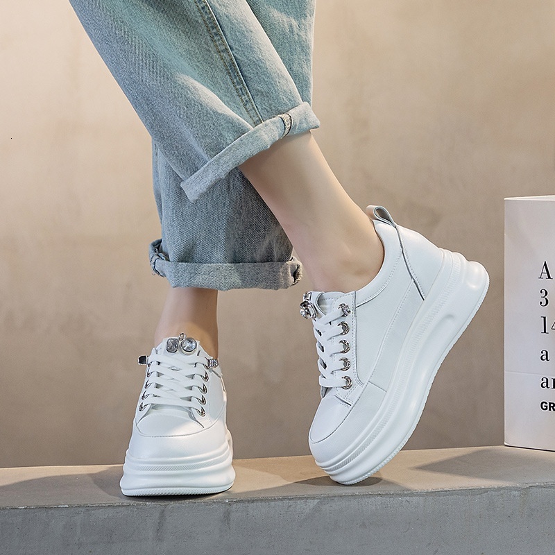 Thick soled casual women's 2024 autumn white shoes, one foot sports board shoes
