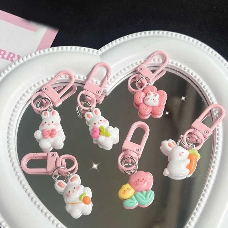 Rabbit Cute Keychain Resin Bunny Carrots Charm Kawaii Pendant Tulip Keyring For Women Girls Kids Couple Car Bag Lovely GiftX240919