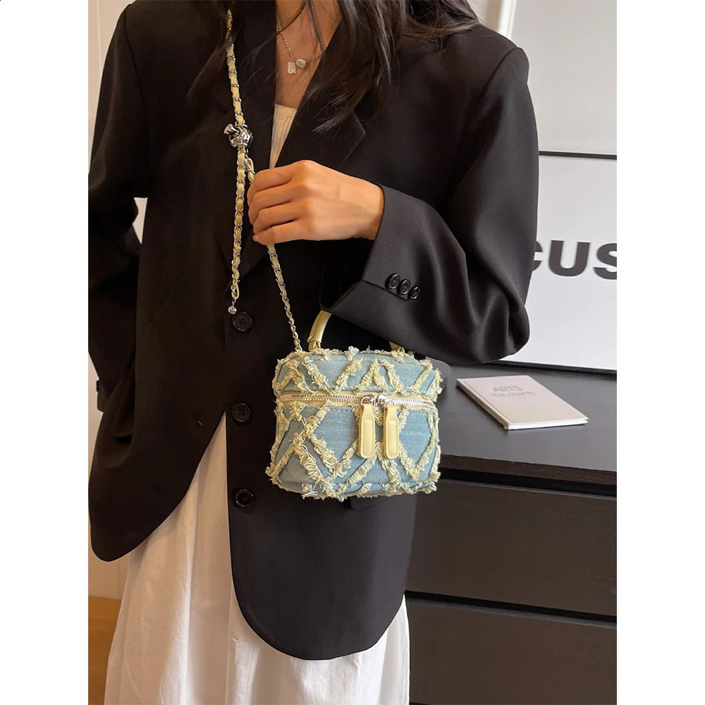 3 Vintage Box Shape Denim for Women Plaid Print Mini Chain Shoulder Bags Versatile Fashion Casual Shopping Crossbody Pac 240913 4