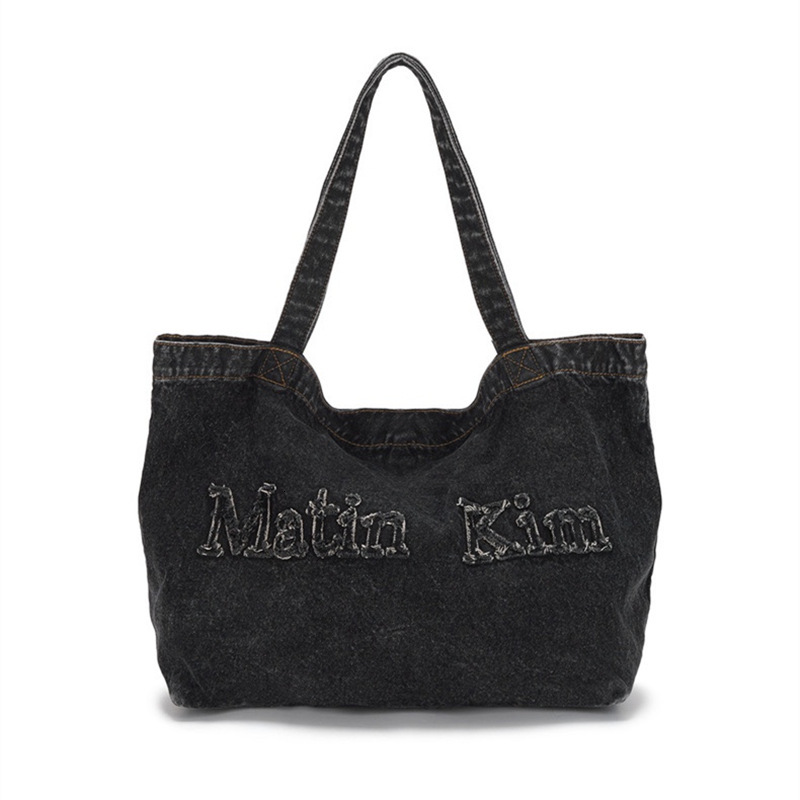 Niche Design 2024 New Vintage Embroidered Denim Single Shoulder Travel Fiess Casual Portable Pillow Bag Women