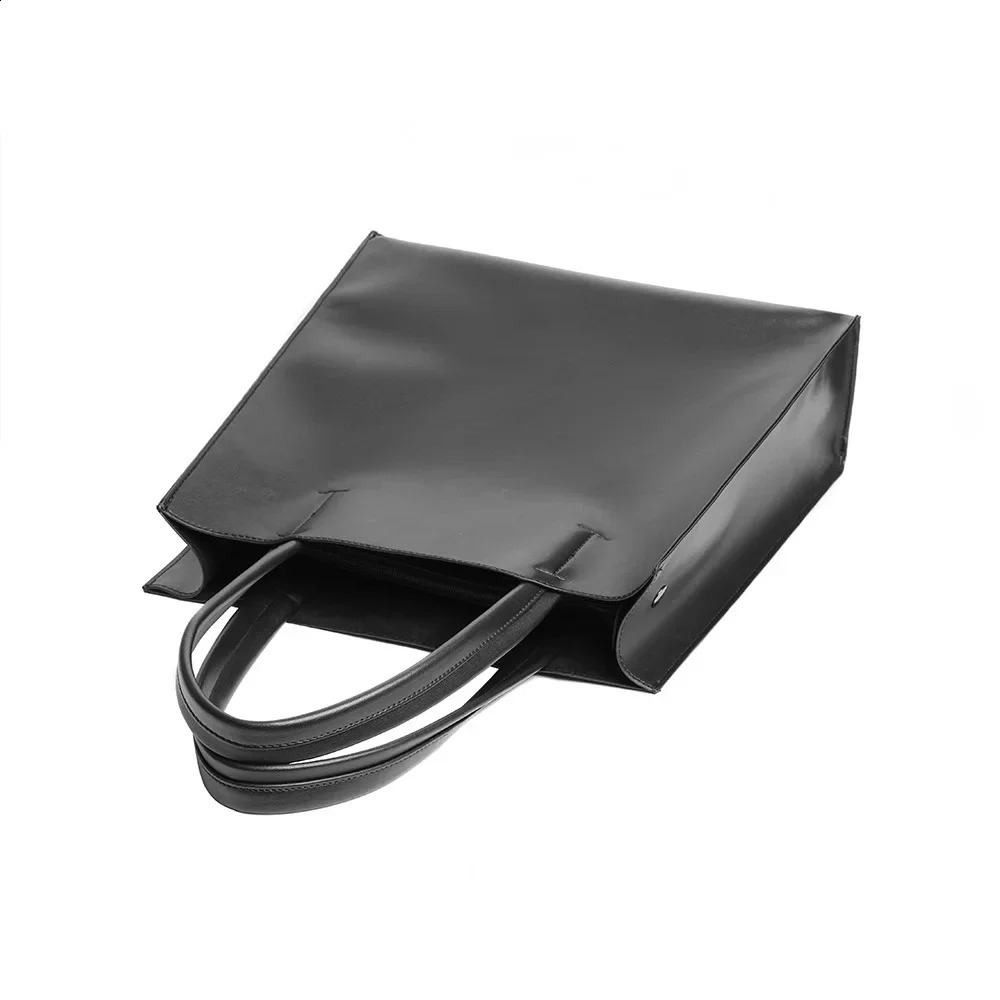 Simple and stylish shoulder bag mens large capacity handbag business casual sling laptop 240919