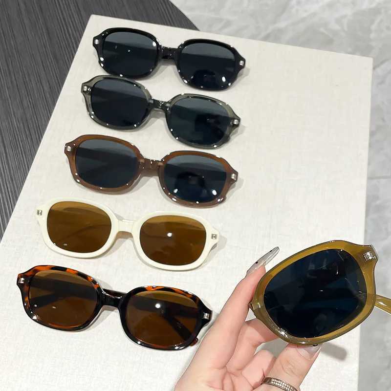 New Folding Small Frame Oval Sunglasses Women Brand Designer Fashion Sun Glasses Men Driving Eyewear Oculos De Sol for Female X240920