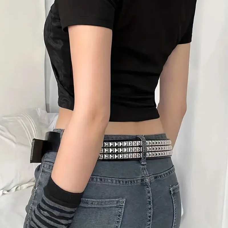 Street punk style with Y2K willow nail decoration and Gothic dark waist accessory suitable for daily wear W240920