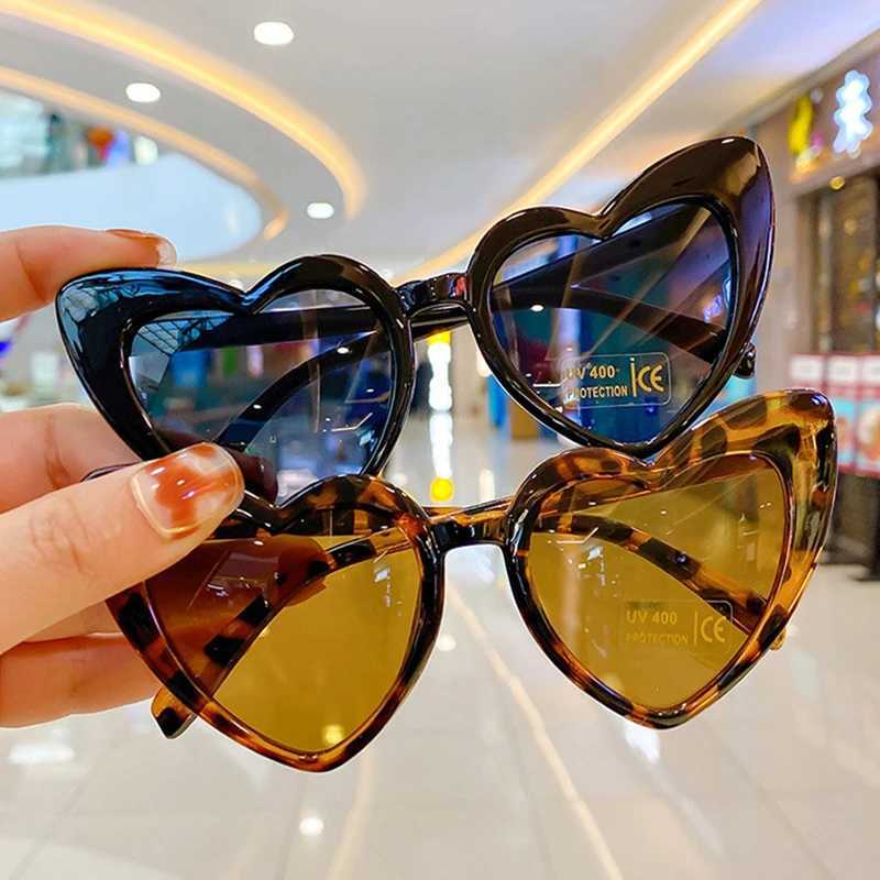 Brand Designer Vintage Sunglass Fashion Love Heart Sunglasses Women Cute Sexy retro Cat Eye Vintage UV400 Sunglasses Hot TrendyX240920