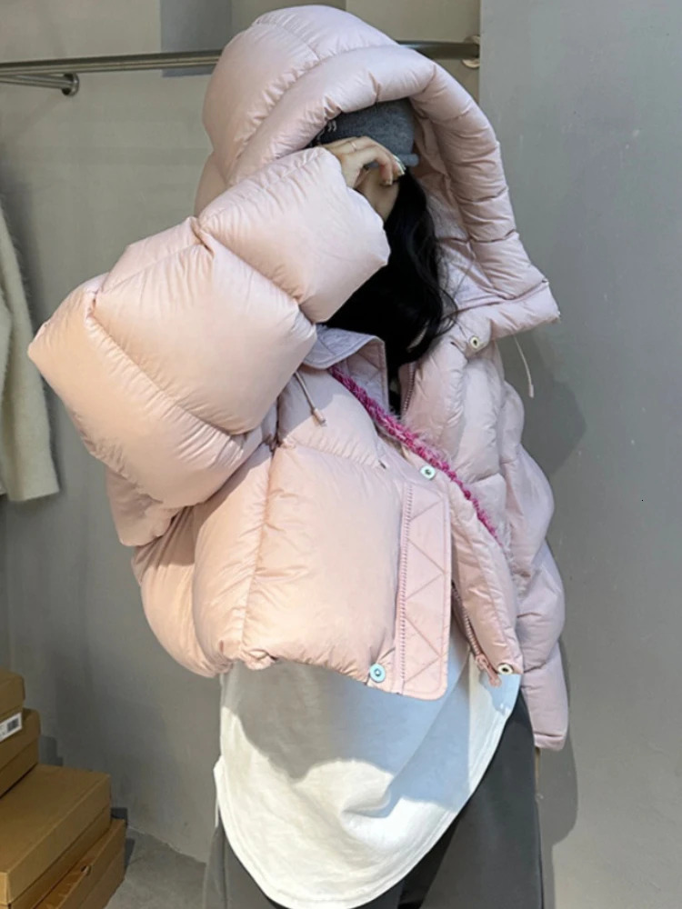 2024 New American Winter Short Women Fog Feeg Light Down Hooded Warm Bread Clothing Fashion Fluffy Puffer Jacket