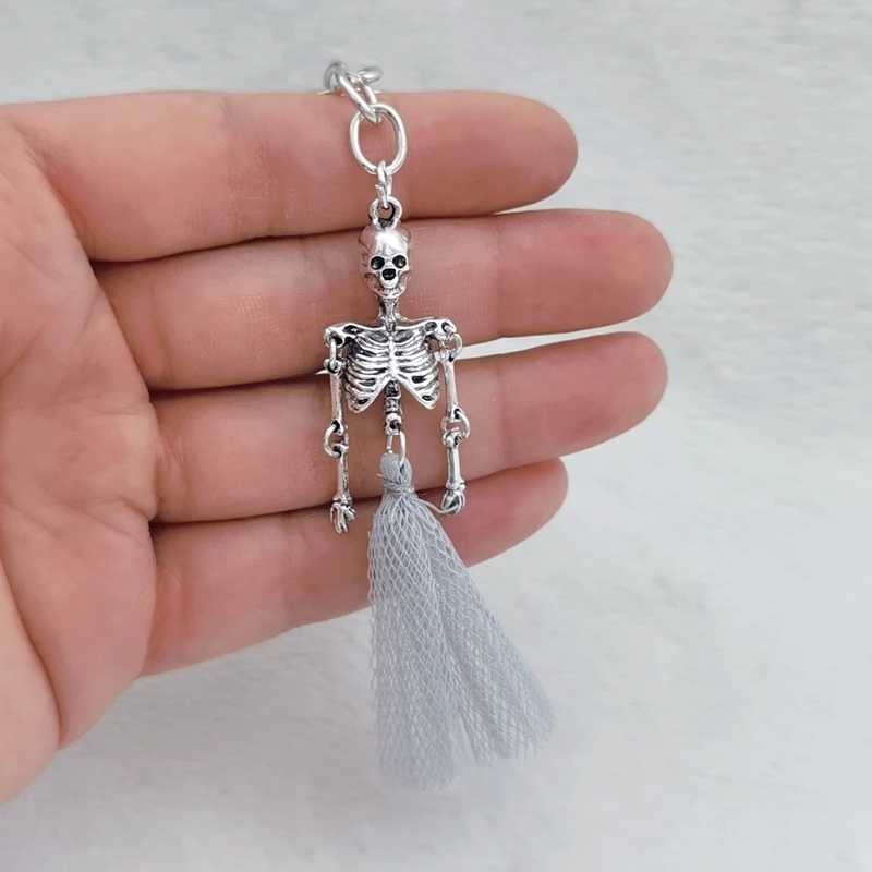 Fashionable foldable skull pendant keychain men and women antique metal alloy skull pendant keychain car keychain giftX240919