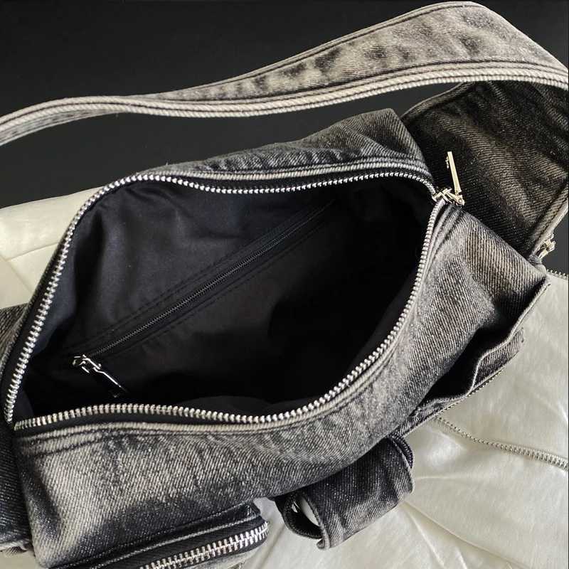 Moto & Biker Denim Bags for Women Luxury Designer Handbags Purses New in Y2k Multiple Pockets Washing Cloth Armpit Shoulder 240920