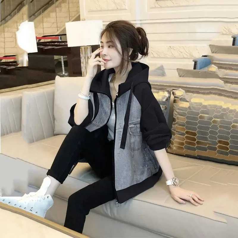 Black Denim Jacket Women Patchwork Hooded Coat Female Baseball Jacket Spring Autumn 2024 New Vintage Jeans Outerwear Ladies TopsX240920