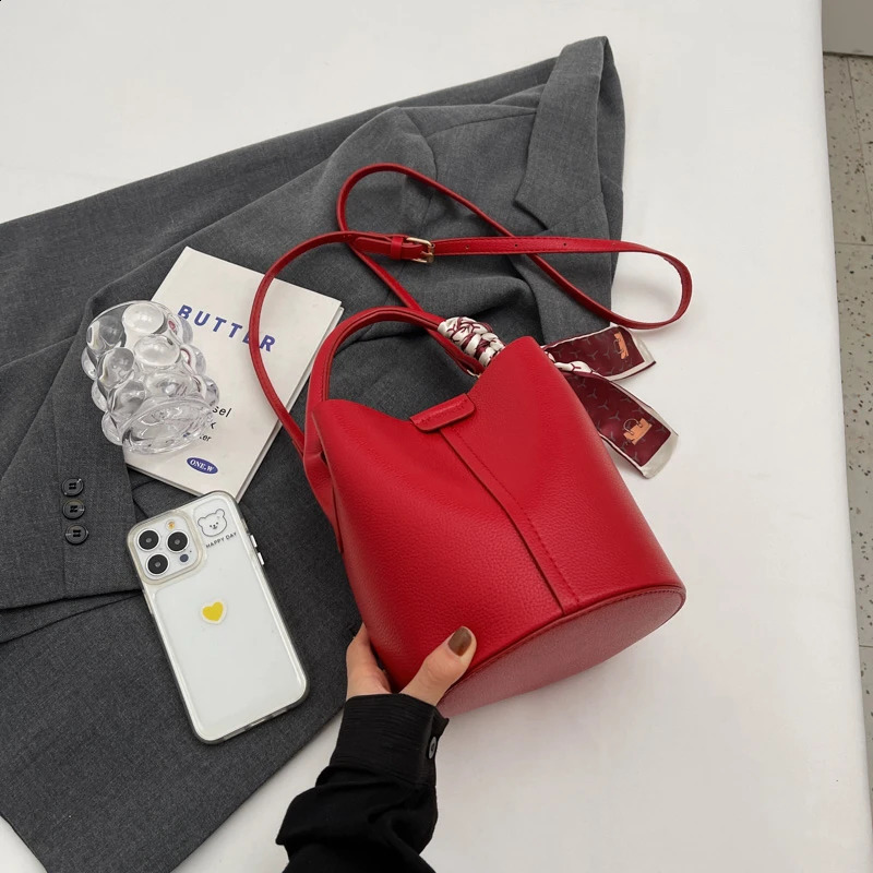 Bucket Bag PU Leather Shoulder Womens Trend Handbag Party Evening Clutch y Cross Body Festa Sling Wallet 240919