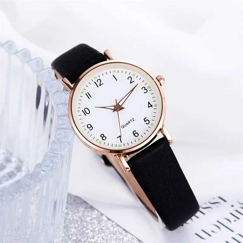 Casual Ladies Watches Reloj Luminous Women Watch Round Arabic Digital Dial Leather Strap Quartz Wristwatches Relojes Para MujerX240920