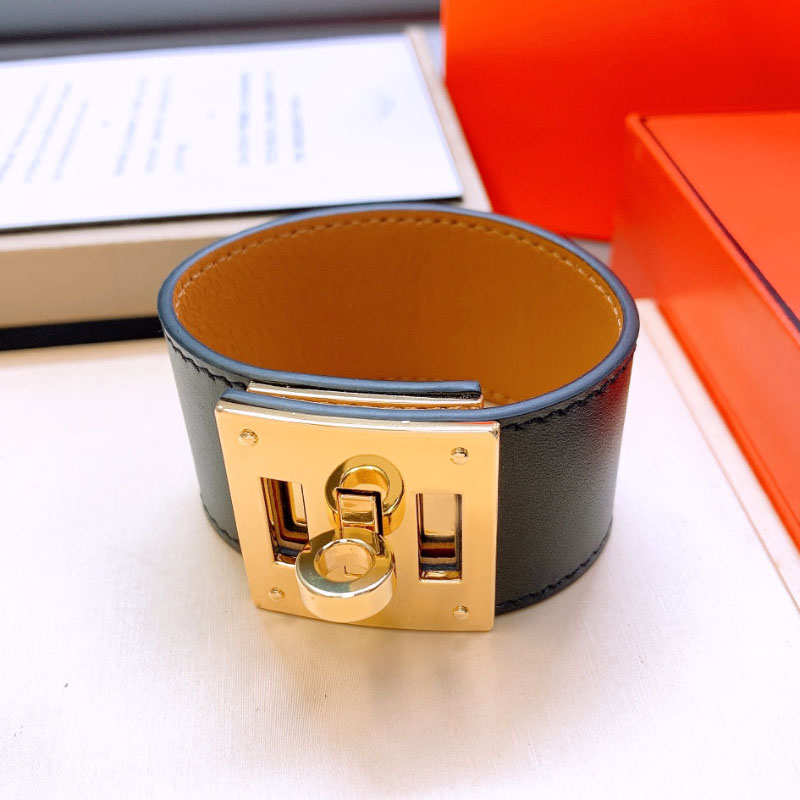 Chic Designer Real Leather Wristband for Ladies Featuring a Unique Lock Pendant smooth surface