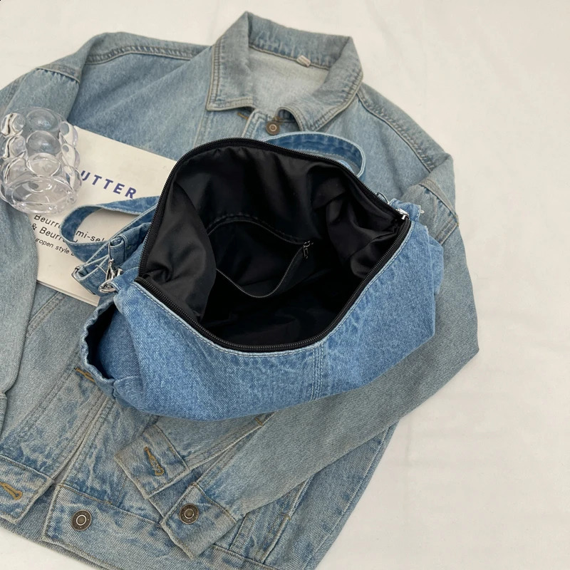 Womens simple and fashionable casual denim shoulder bag zipper shopping cross shaped womens 240919