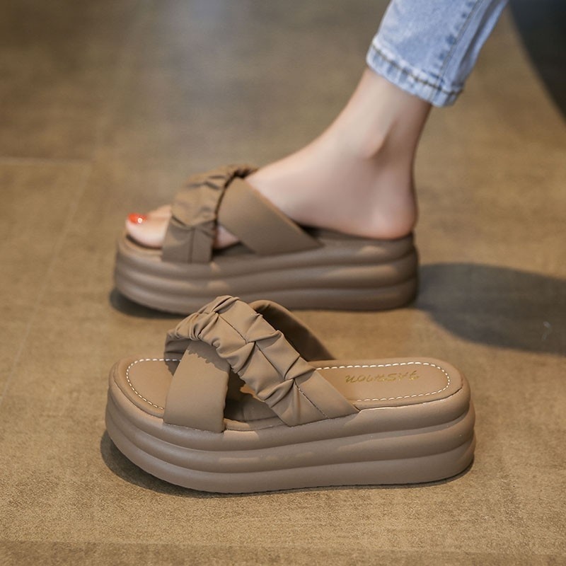 Thick soled 2024 summer new Korean version women's cross over sandals student casual height increasing slippers