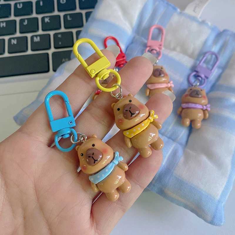 Resin Capybara Keychains 2024 Ins Cartoon Capibara Backpack SchoolBags Keyring Pendants Kawaii Key Chain Cute Kids GiftsX240919
