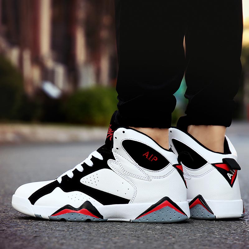 2023 new Outdoor Women Shoes Men Sneakers for Women High Top Shoes Black Baskets Trainer Aquatic Sneakrs Gym
