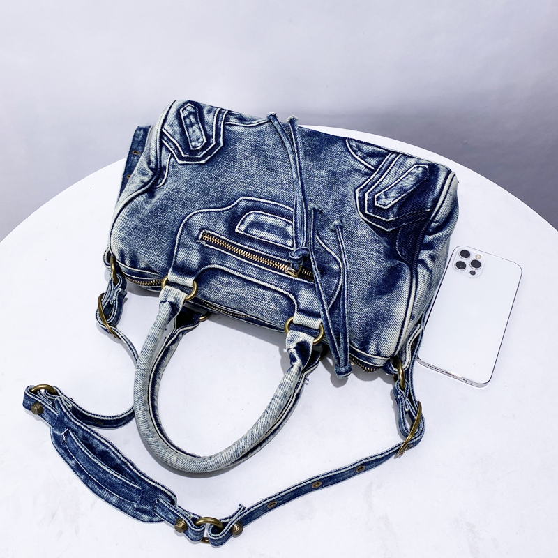 Moto & Biker Denim Pillow Bags For Women Designer Handbag Purse 2024 New In Washing Process Patchwork Top Handle Shoulder Designer bag