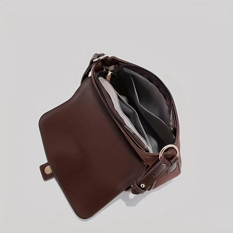 Niche retro small square bag with high-quality frosted texture single shoulder cross body handbag bottom pocket 240918