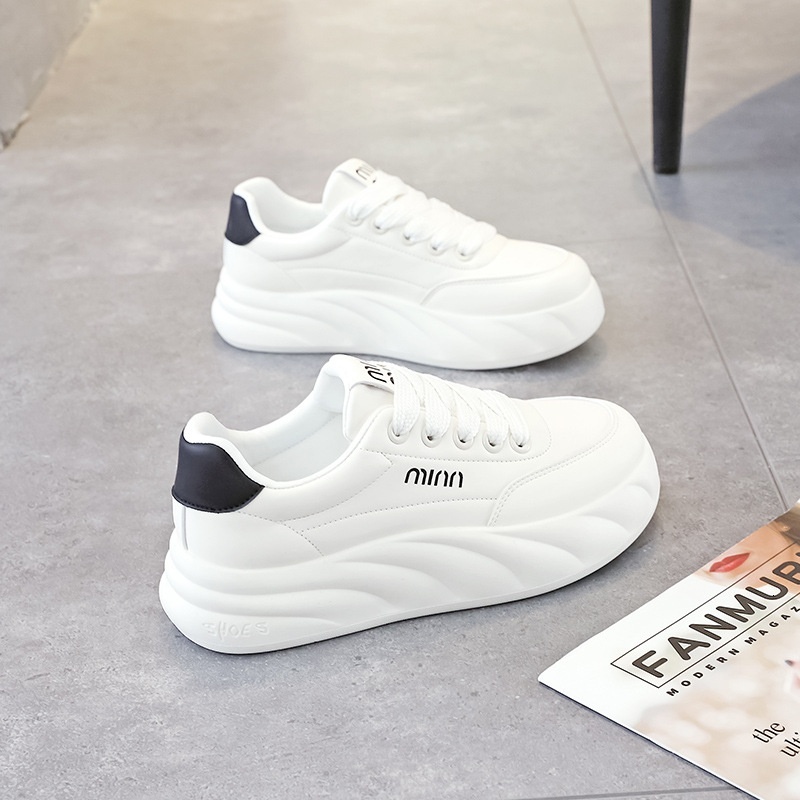 High end white for women, 2024 spring new versatile height increasing bread board shoes, casual sports shoes A06