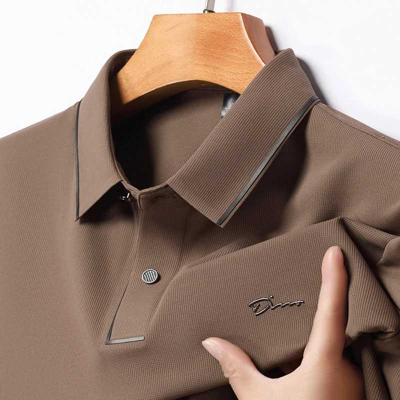 Handsome 2024 Summer Ice Silk Seamless Breathable Polo Shirt Men Short Sleeved Embroidery Casual Lapel T-shirt Mens ClothingX240920