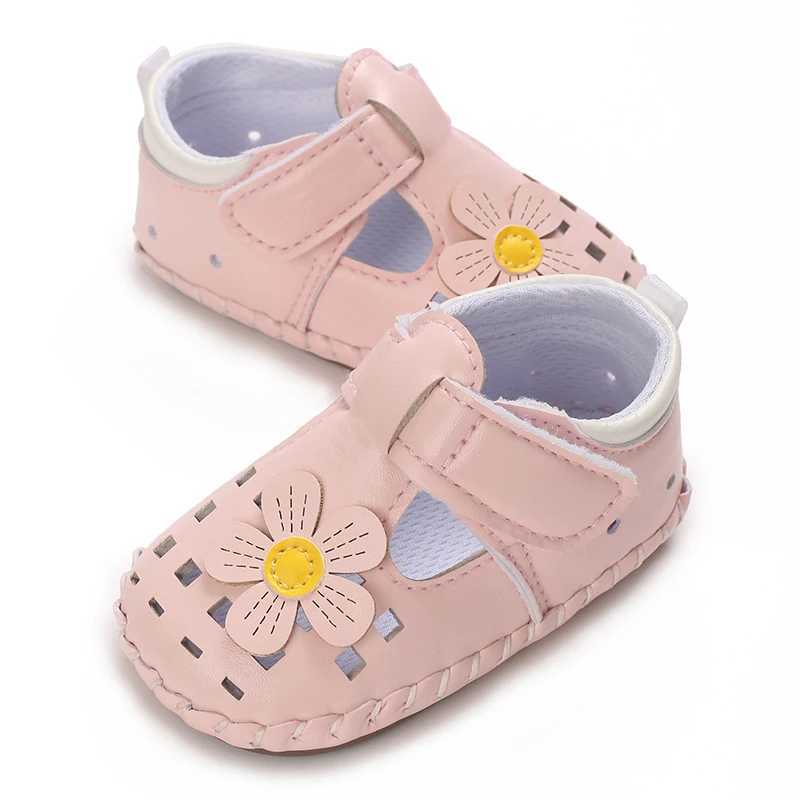 New Summer Sandals for Girls Cartoon PU Hollow Breathable Rubber Soft Sole Flat Shoes Suitable for 0-18 Newborns Walking Shoes M240920