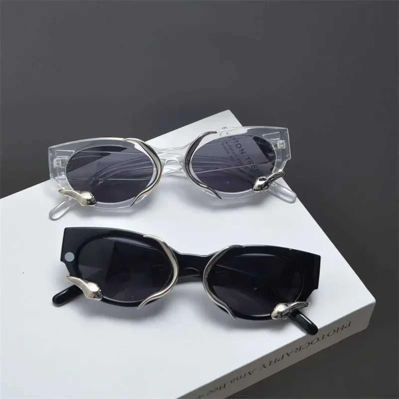 New Y2k Sunglasses with Snakes Fashion Vintage Oval Women Shades Eyewear Retro Luxury Brand Design UV400 Sun GlassesX240920