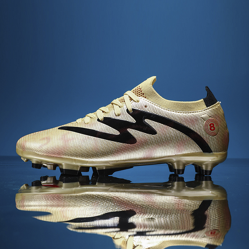 New Men Soccer Shoes Sports Cleats Drop Shipping Football Boots Futsal Ultralight Non-slip Professional Unisex Breathable