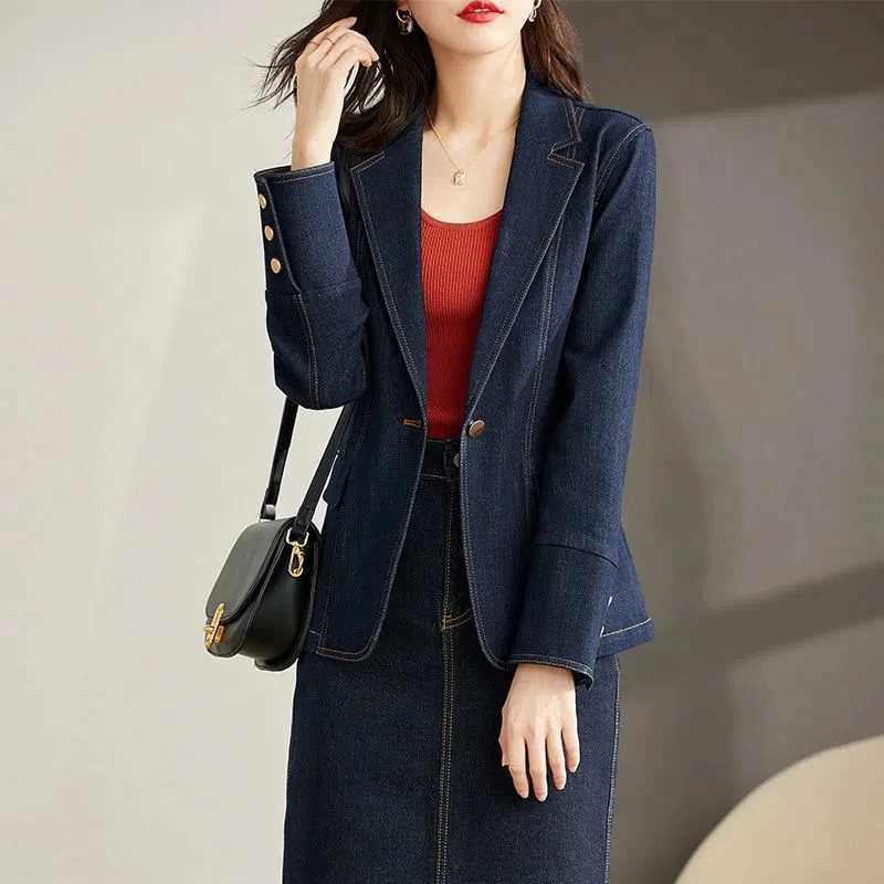 Spring Autumn Denim Blazer New 2024 Womens Long Sleeved One Button Short Jeans Jacket Ladies Slim Cowboy Coats Outerwear FemaleX240920