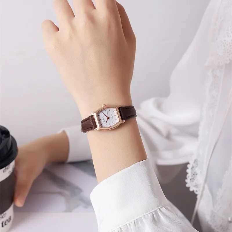 Square Belt Literary Retro Womens Watch Korean Fashion Womens Quartz Watch Fashion Versatile Womens Watch WristwatchesX240920