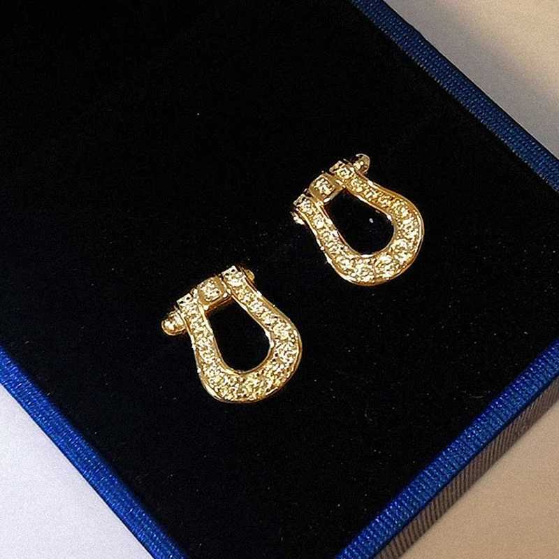 Huitan Fancy U-shaped earrings for women Paved crystal cubic zirconia modern women earrings for daily wear modern fashion jewelry W240919