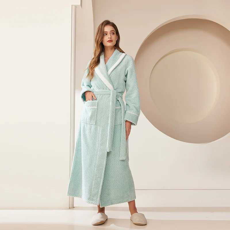 Thicken Flannel Mens Long Robe Home Clothing Autumn Winter Warm Coral Fleece Kimono Bathrobe Gown Sleepwear Loose Nightwear Y240919