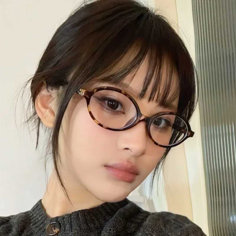 Vintage Oval Sunglasses NEW Women Luxury Brand Designer Small Oval Anti Blue Light Glasses Retro Fashion Men Leopard EyegalssesX240920