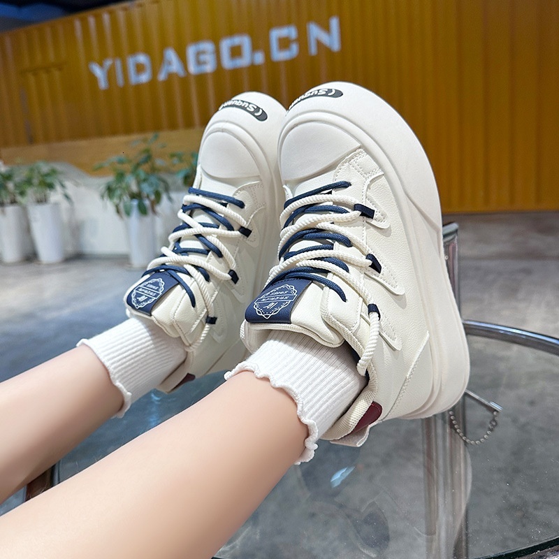 Ins Korean version white 2023 autumn and winter new women's sponge cake high top shoes, casual thick soled board shoes for women