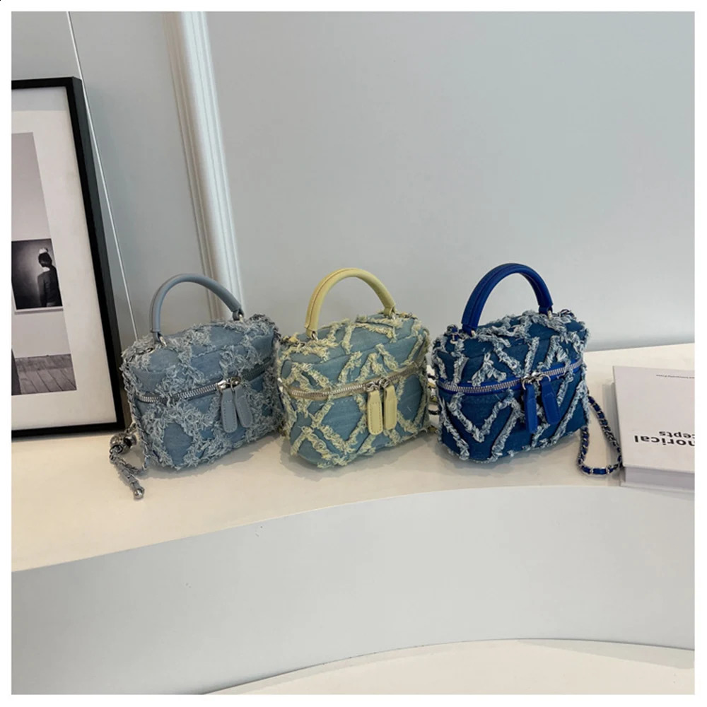 3 Vintage Box Shape Denim for Women Plaid Print Mini Chain Shoulder Bags Versatile Fashion Casual Shopping Crossbody Pac 240913 4