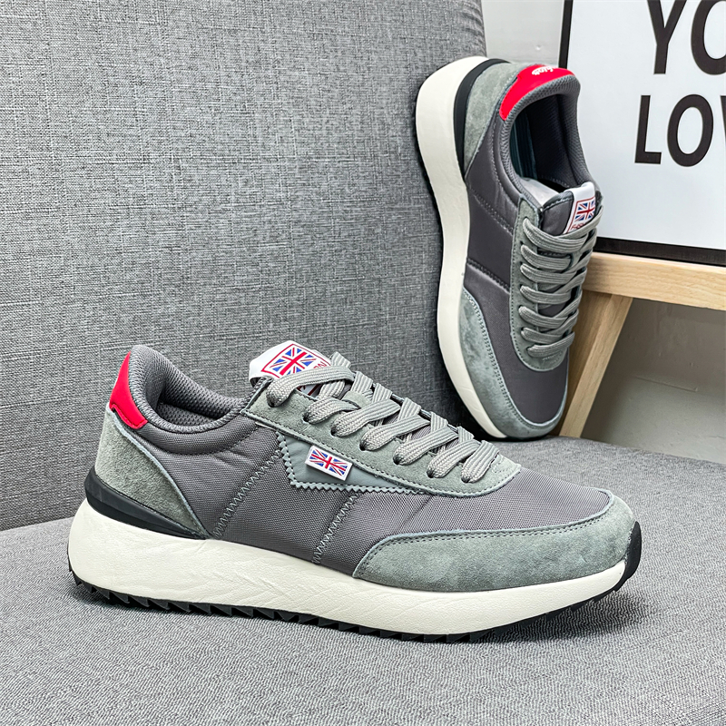 Trendy casual and fashionable running shoes, lightweight and breathable summer sports shoes