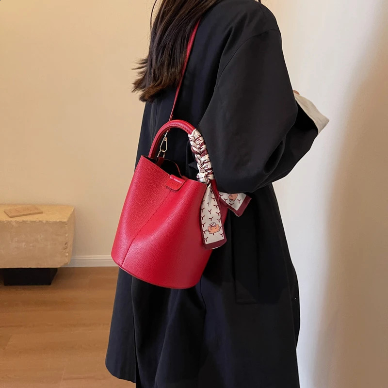 Bucket Bag PU Leather Shoulder Womens Trend Handbag Party Evening Clutch y Cross Body Festa Sling Wallet 240919