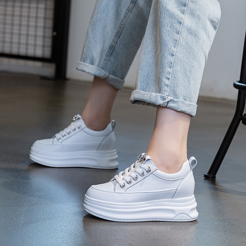 Thick soled casual women's 2024 autumn white shoes, one foot sports board shoes