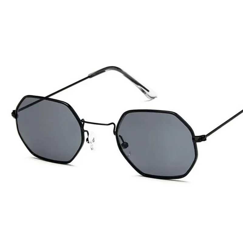 Square Vintage Sunglasses Women Men Fashion Retro Sun Glasses Female Male Mirror Fashion Travel Punk Outdoor Oculos De SolX240920
