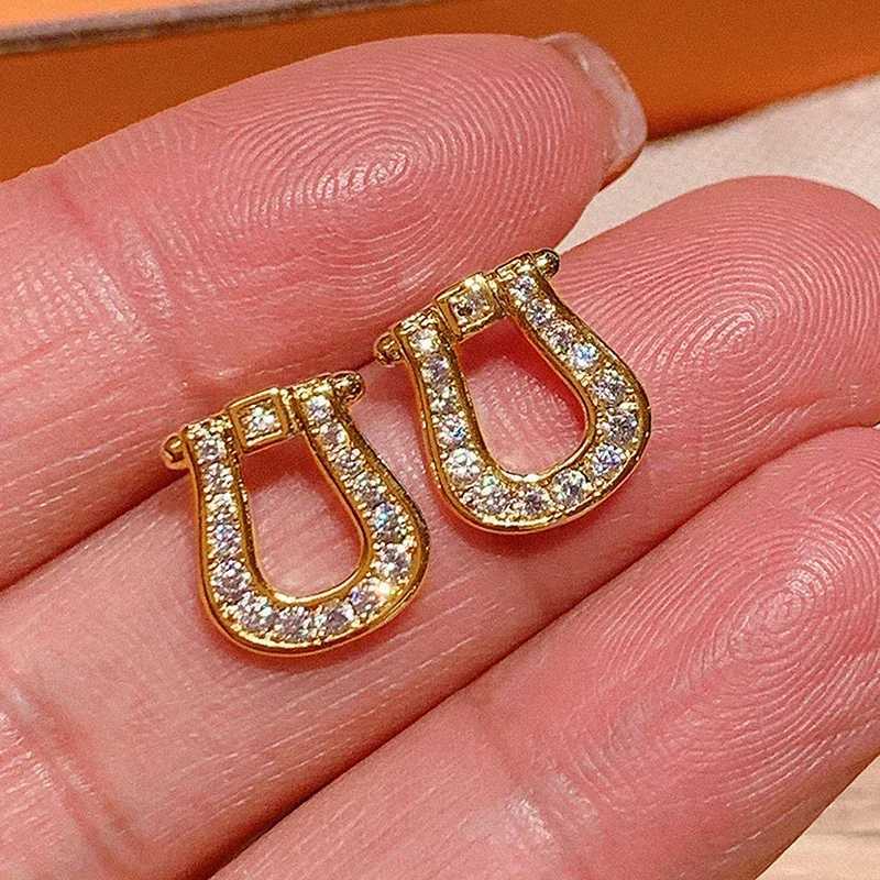 Huitan Fancy U-shaped earrings for women Paved crystal cubic zirconia modern women earrings for daily wear modern fashion jewelry W240919
