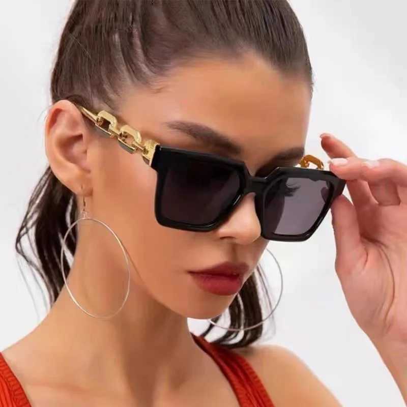 New Women Sunglasses Chain Anti Uv Sun Glasses Fashionable Square Frame Women High-End Eyeglasses Casual Outdoor GlassesX240920