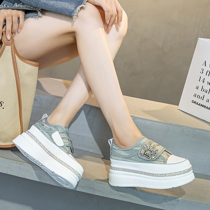 White for women, 2024 autumn new item, versatile, small, lightweight, leather, sponge cake thick soled shoes