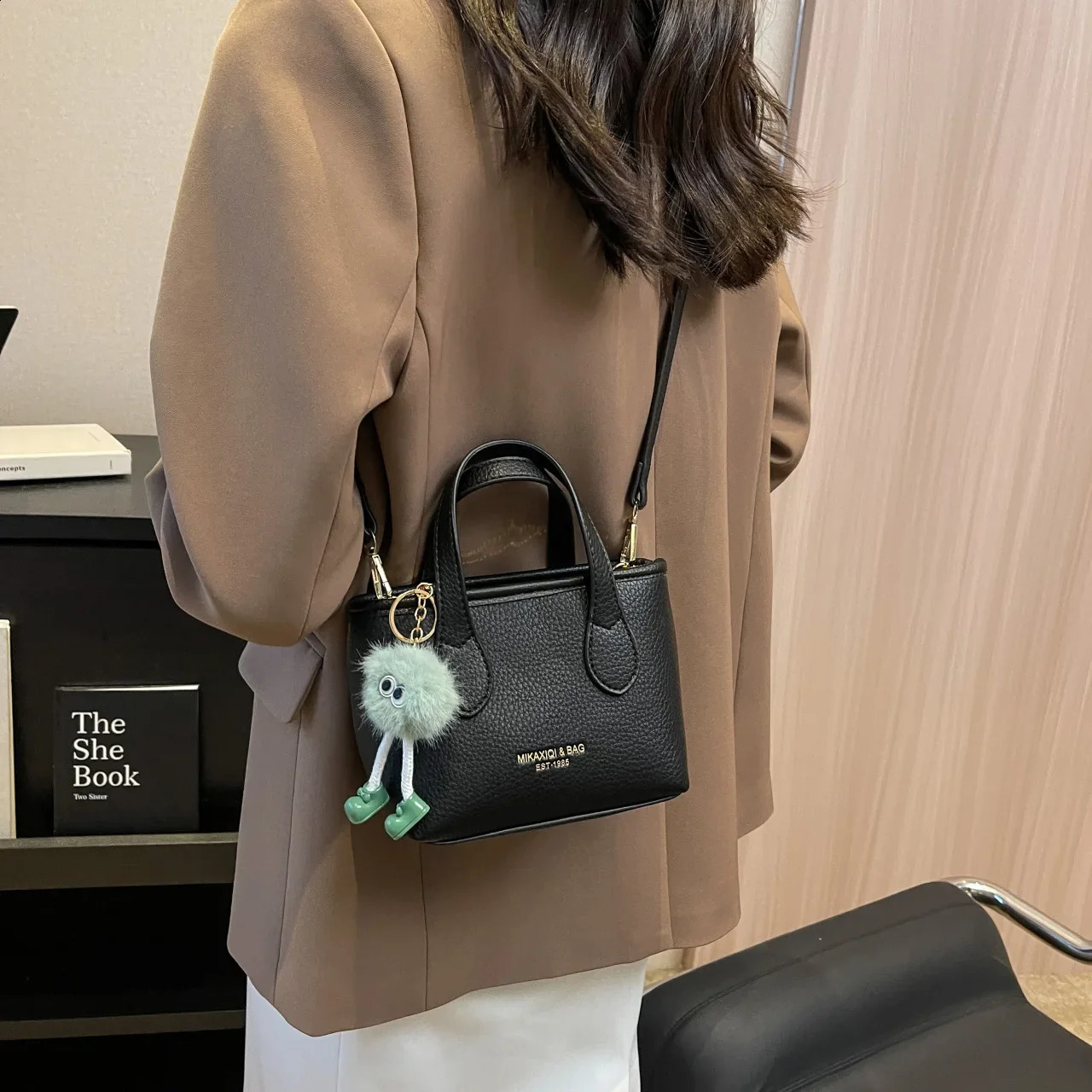 Simple Fashion Bag Womens SpringSummer Single Shoulder Horizontal Casual Handheld 240919