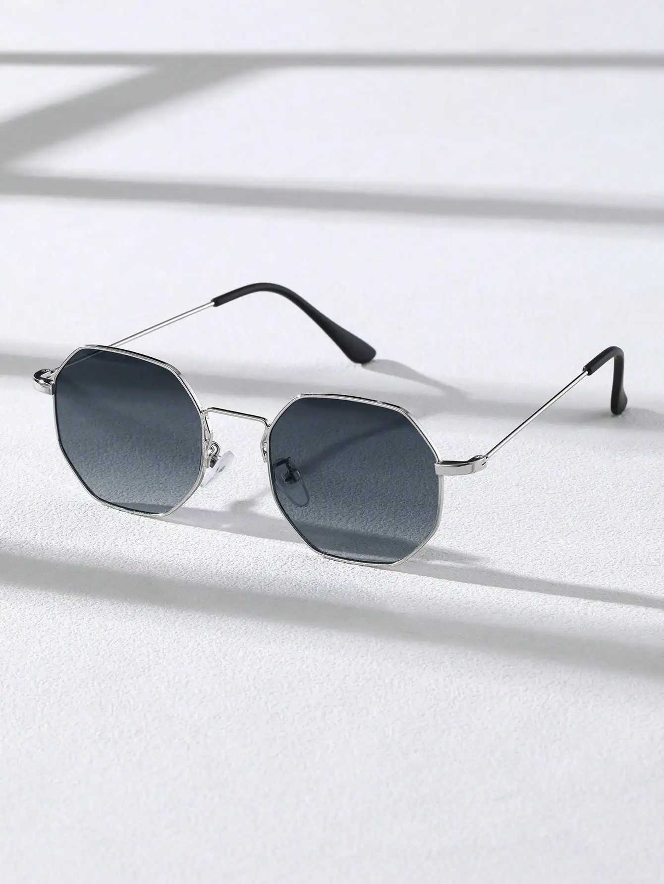 1 Pair Of Unisex Routine Fashion Sunglasses With a Metal Geometric FrameX240920
