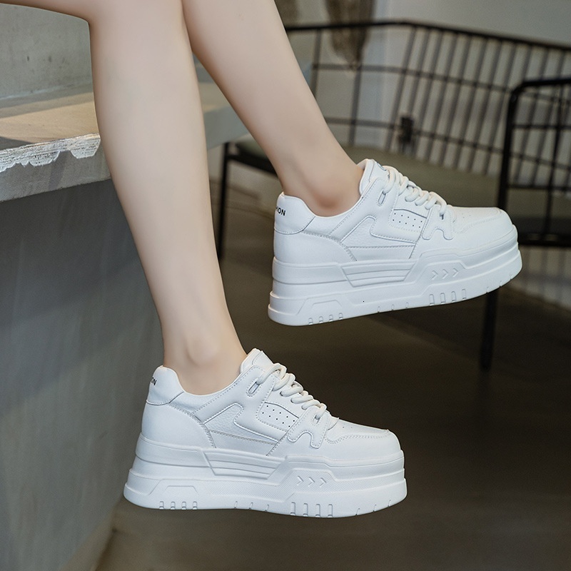 Genuine leather thick small white for women's 2024 winter new style sponge cake sole single shoe color matching lace up casual sports shoes