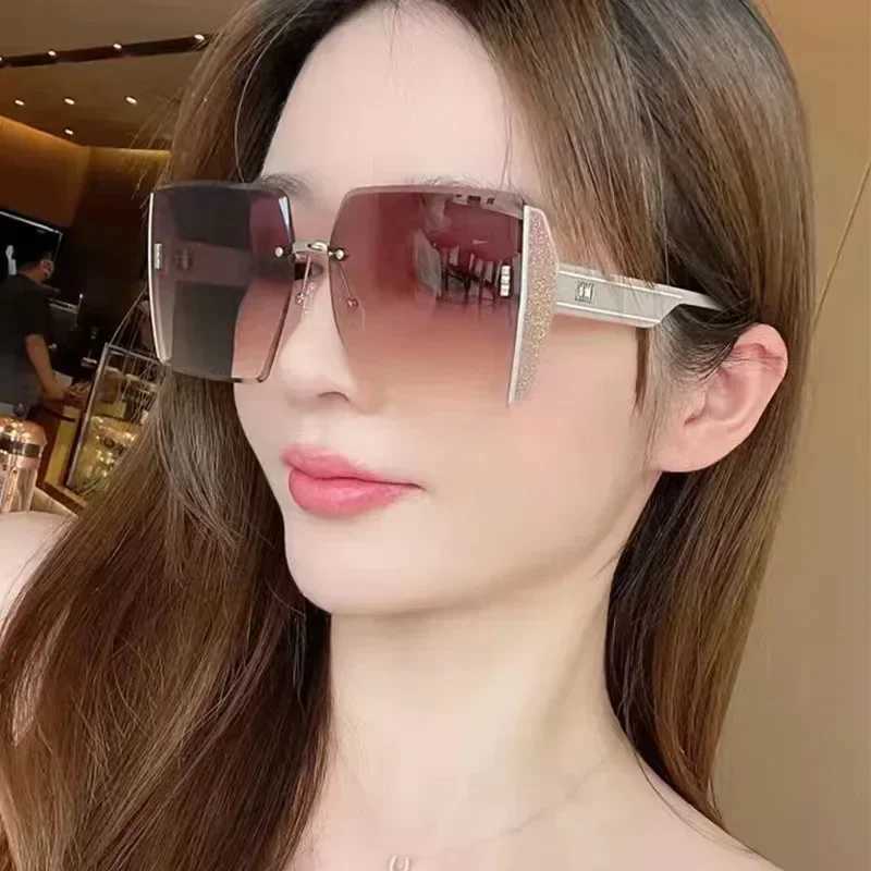 2024 New Frameless Vintage Square Sunglasses Woman Shiny Gradient Mirror Sun Glasses Female Retro Fashion Rimless Oculos De SolX240920