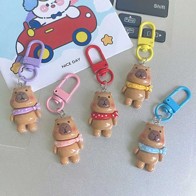 Resin Capybara Keychains 2024 Ins Cartoon Capibara Backpack SchoolBags Keyring Pendants Kawaii Key Chain Cute Kids GiftsX240919