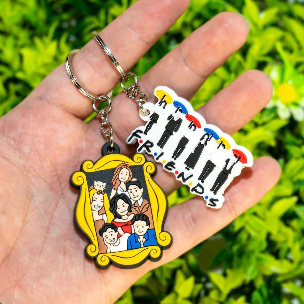 1PCS Old Friend PVC Keychain Hot Sales Key Ring Penguin Lobster Keys Accessories Car Bag Pendant Key Chain Charm unisexX240919