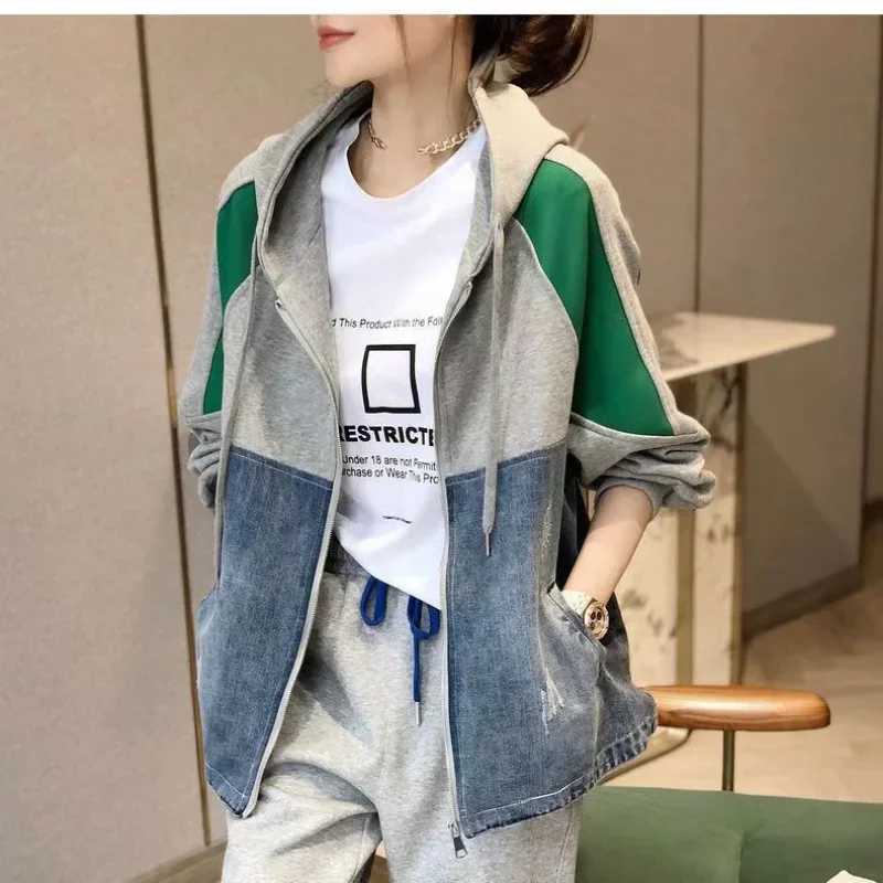 Fashion Denim Jacket Womens Korean Casual New Hooded Sweatshirt Denim Jacket Spring and Autumn Patch Patchwork Jacket 2024 CoatX240920