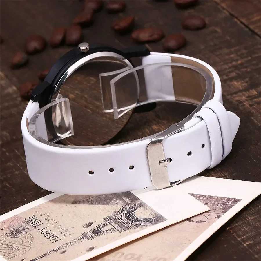 Couple Watch Simple Men Women Casual Quartz Watches Ins Fashion White Black Watches Womens Clock Watch for GirlsX240920