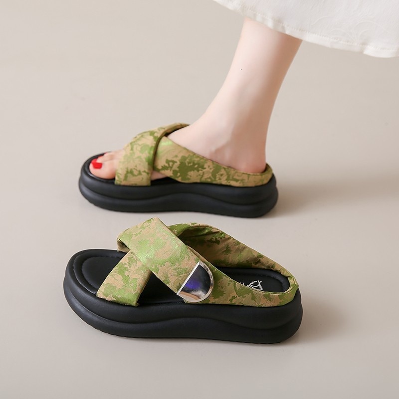 China-Chic herringbone 2024 new one word color block thick sandals fashionable flat soled women's slippers